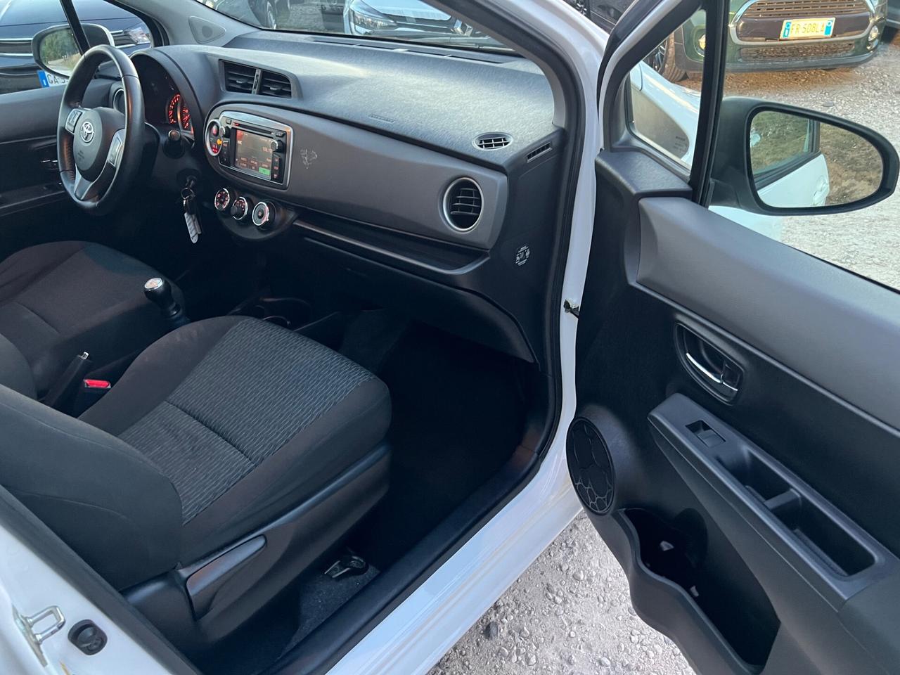 Toyota Yaris 1.0 5 porte Active Permute Rate Garanzia