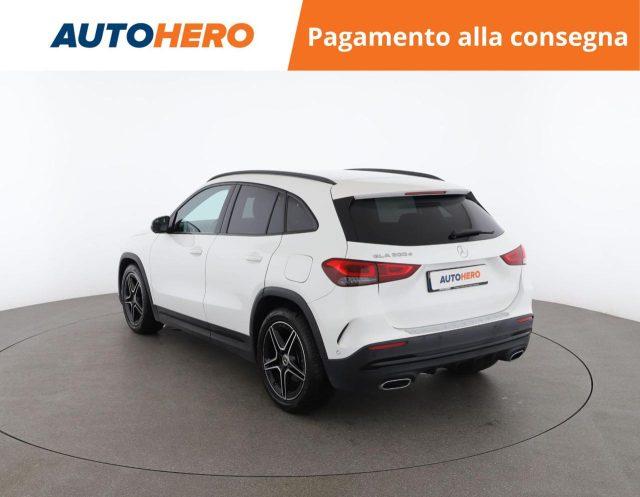 MERCEDES-BENZ GLA 200 d Automatic Premium