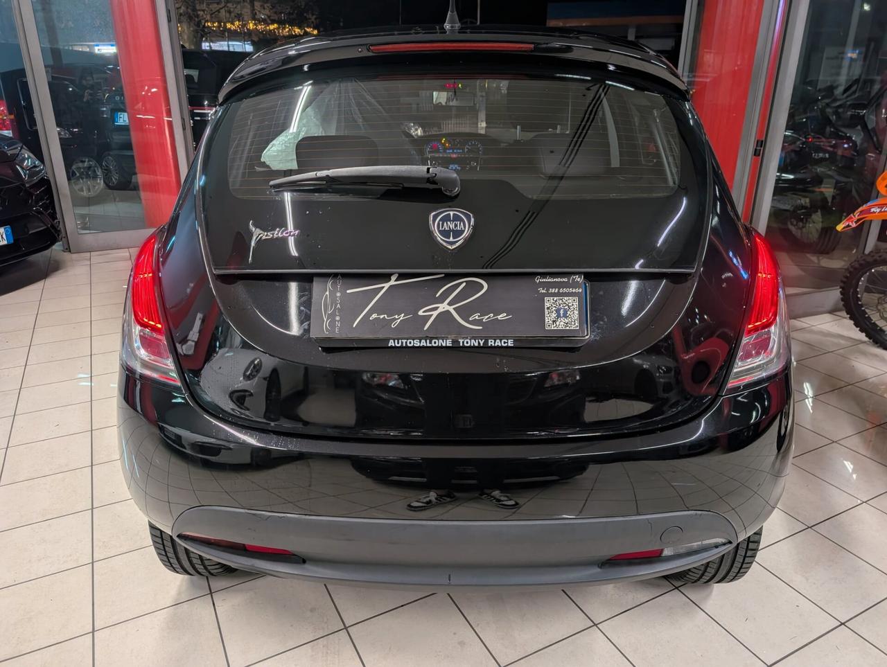 Lancia Ypsilon 0.9 TwinAir 85 CV 5 porte Metano