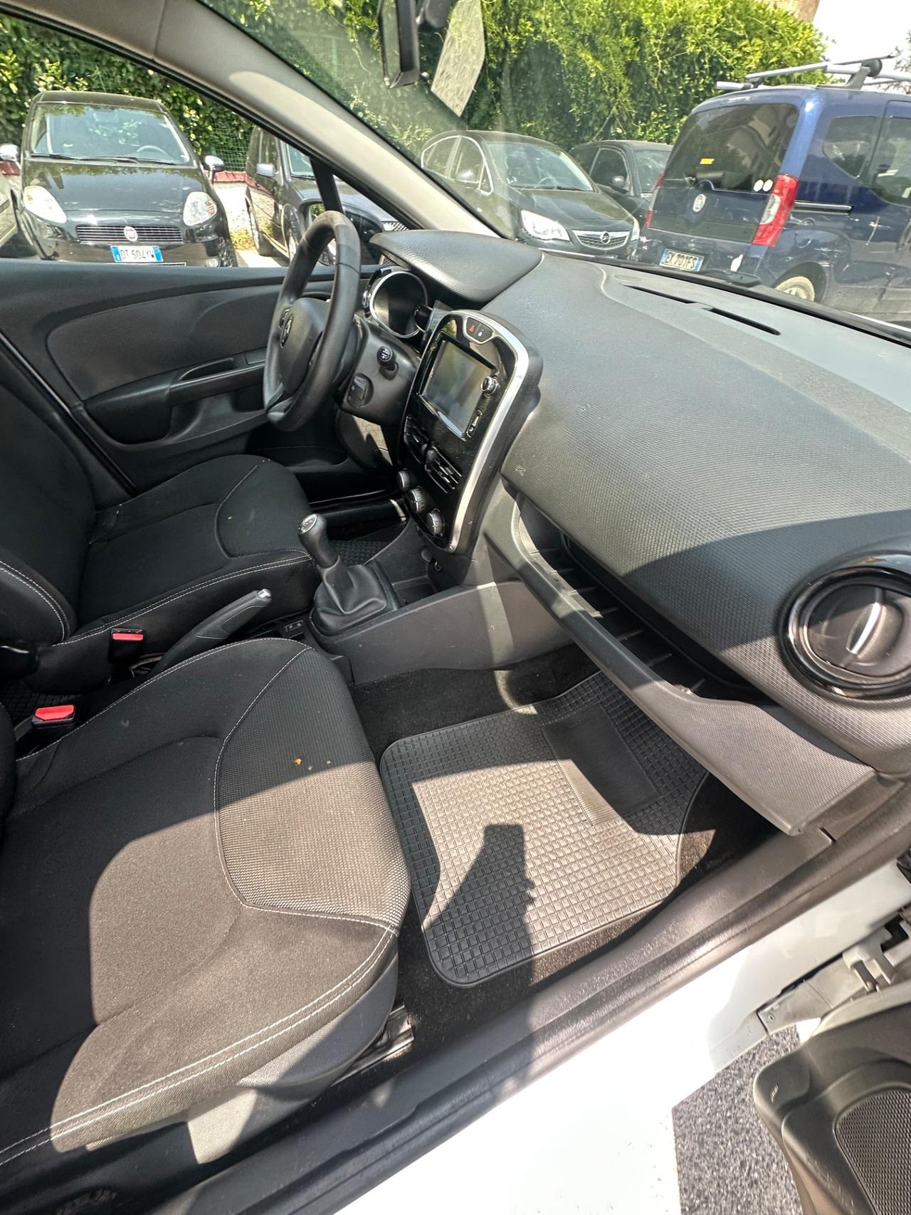 Renault Clio 1.2 75CV GPL 5 porte Costume National