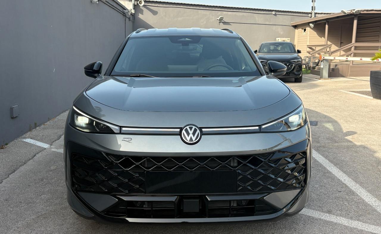 NEW VOLKSWAGEN T-ROC 1.5 eTSI ACT 150 CV DSG R-LINE