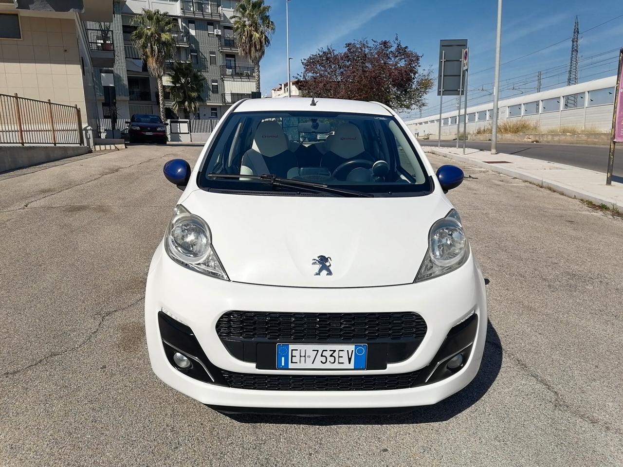Peugeot 107 1.0 68CV 5p. Superga *SOLO 80.000 KM* 2012