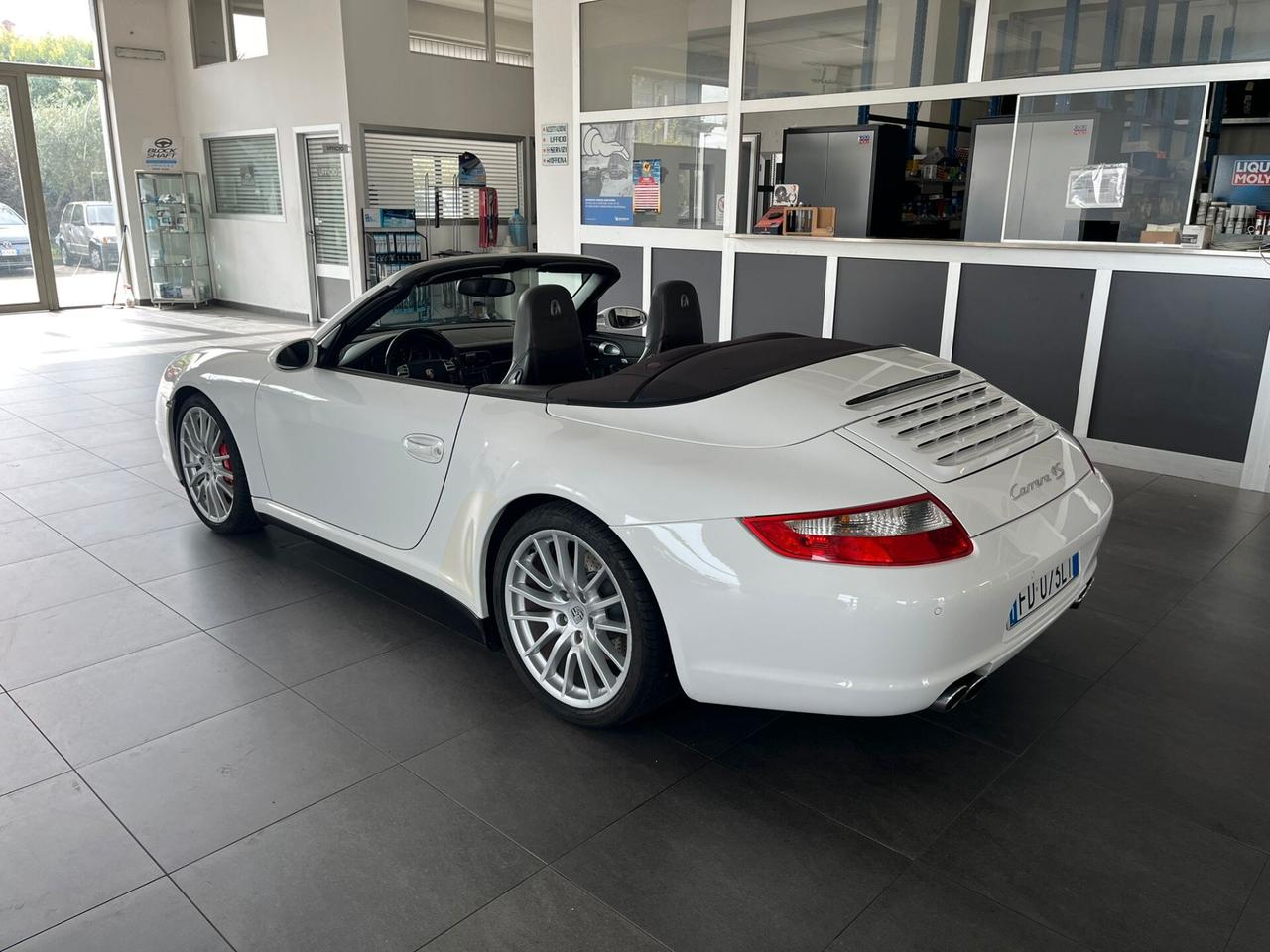 Porsche 911 Carrera 4S Cabriolet