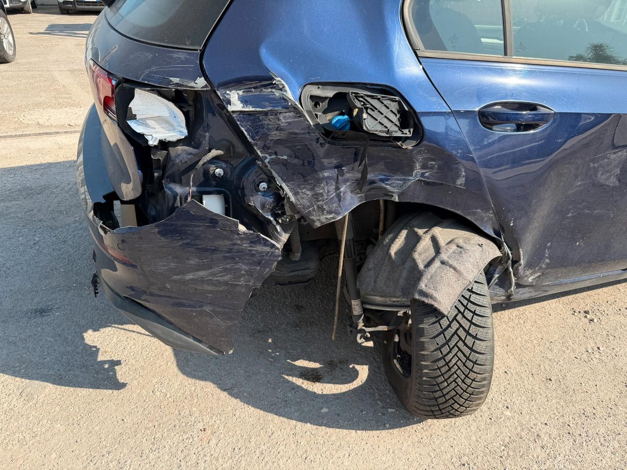 VOLKSWAGEN GOLF 2021 2.0 TDI 116 CV DSG *SINISTRATA