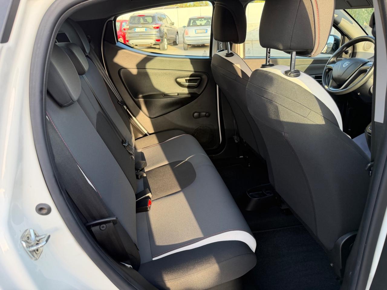Lancia Ypsilon 1.2 69 CV “51 Mila Km” 2015
