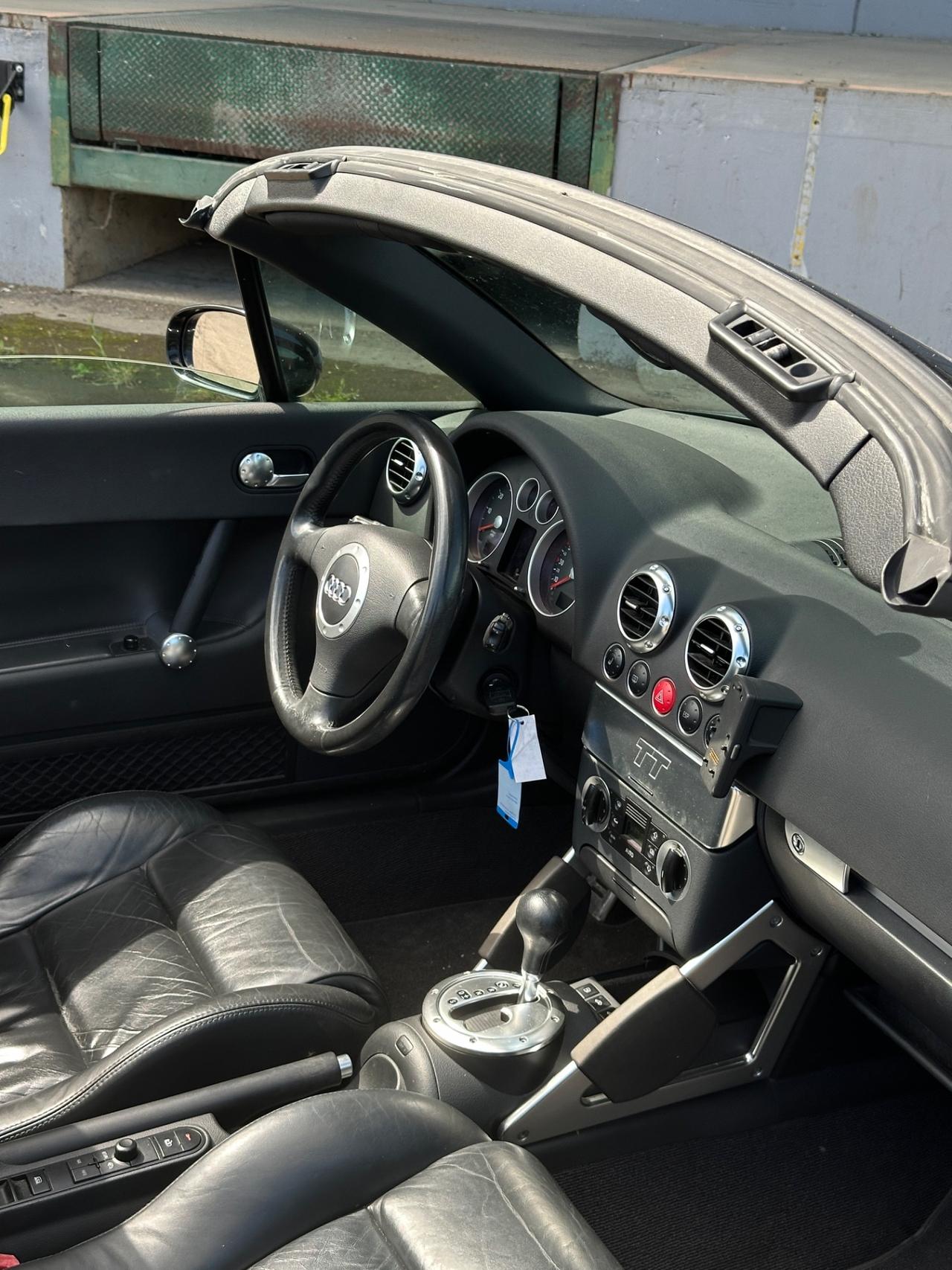 Audi TT 3.2 V6 Roadster Quattro Cabrio