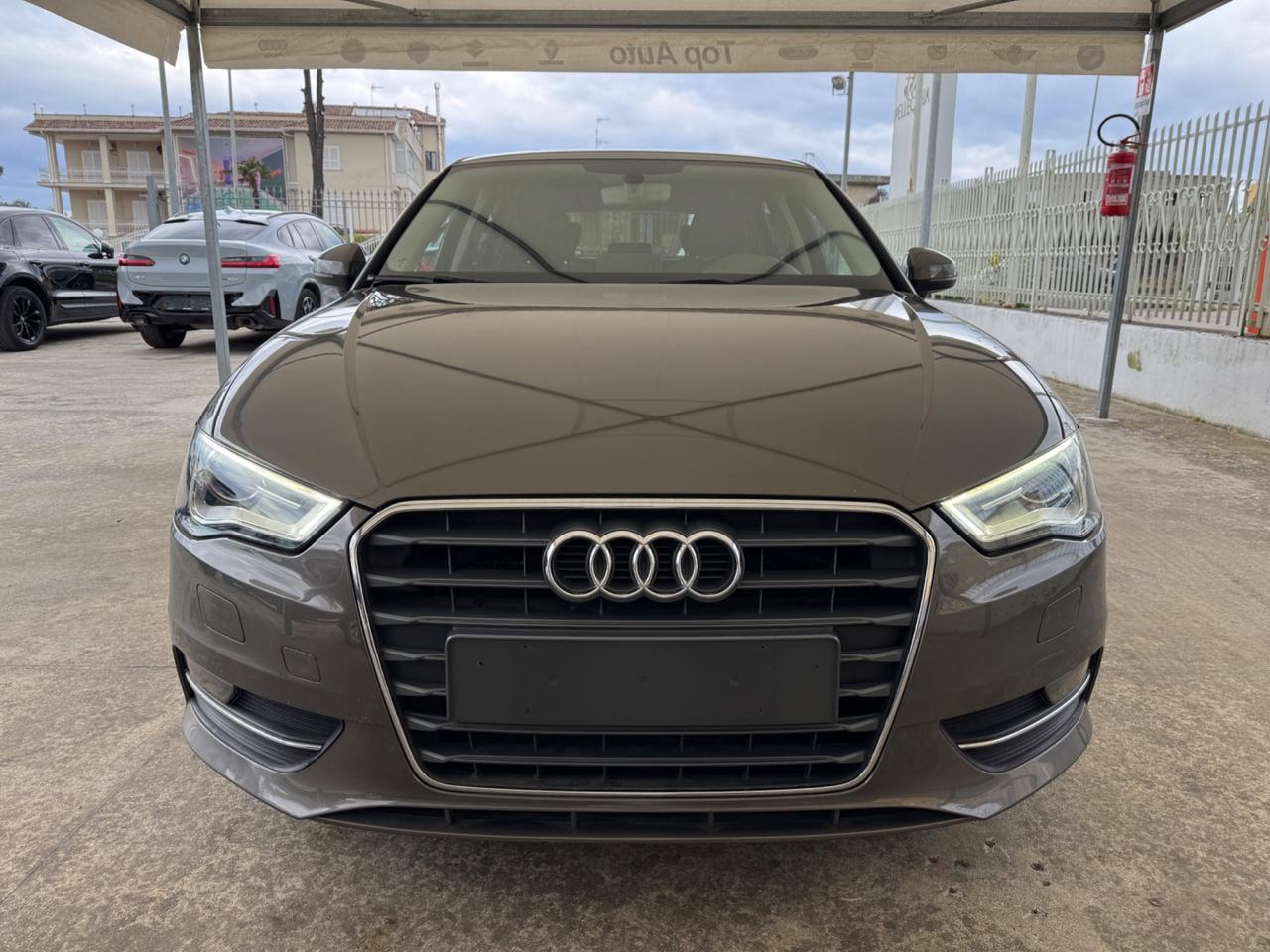 AUDI A3 2.0 TDI S TRONIC DESIGN