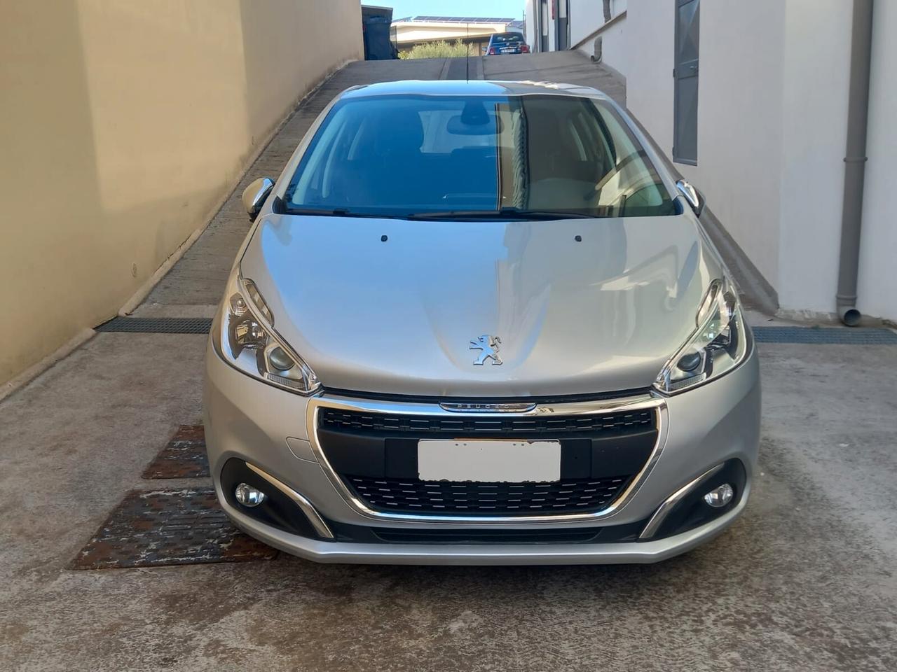 Peugeot 208 BlueHDi 100 5 porte Allure