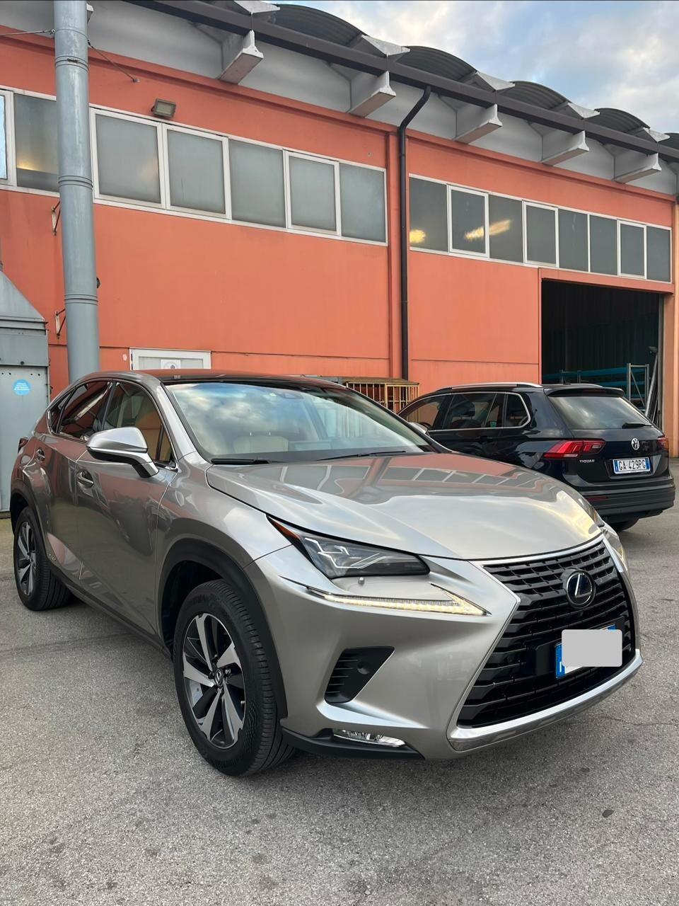 Lexus NX 300h Hybrid 4WD Luxury
