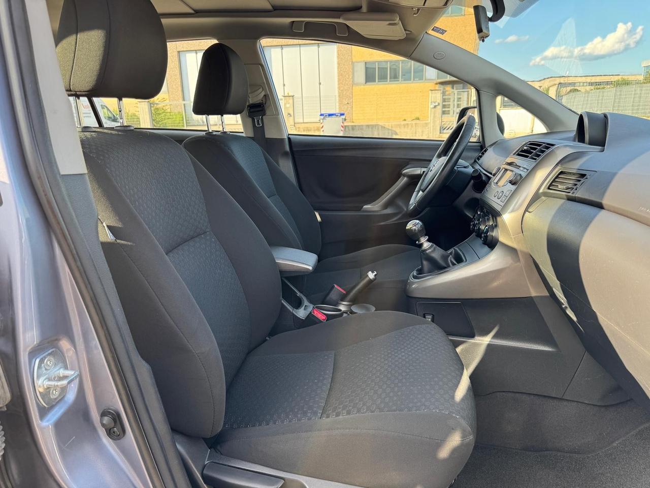 Toyota Verso 2.0 D Sol 146000 km GARANZIA 12 m