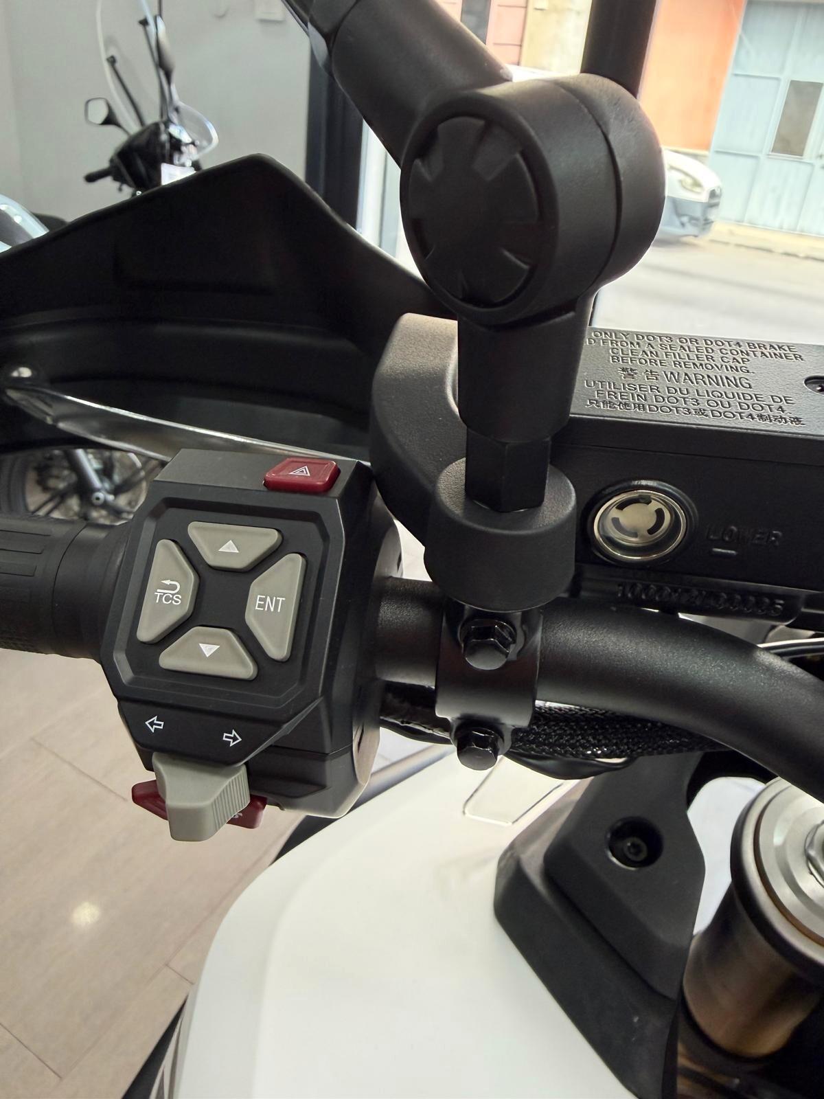 Voge Valico 800 glacier white a rate da 85 al mese