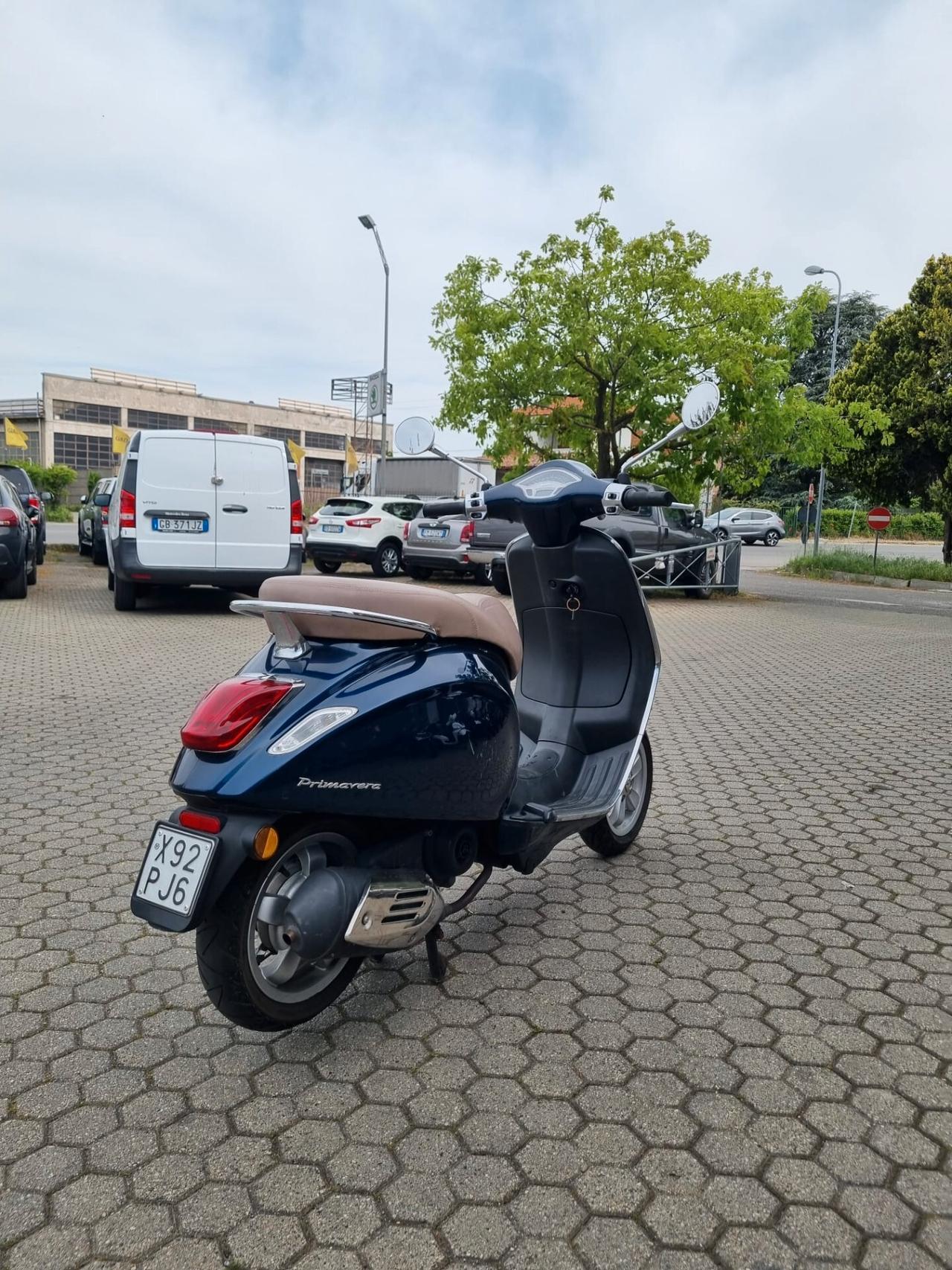 Vespa primavera 50