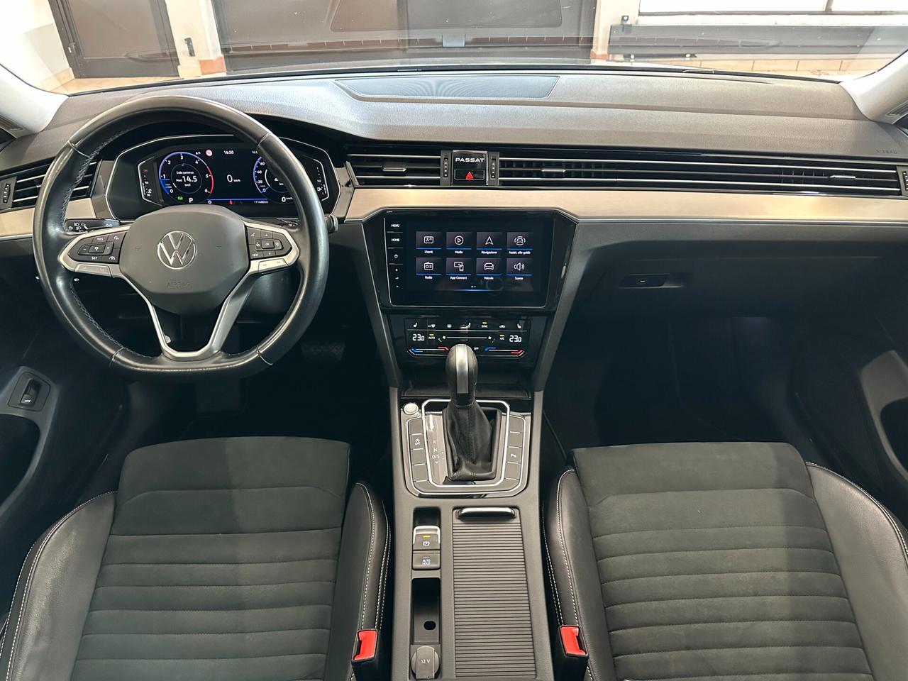 VOLKSWAGEN PASSAT VARIANT 2.0 TDI DSG ELEGANCE 150CV *CARPLAY*ACC*LED