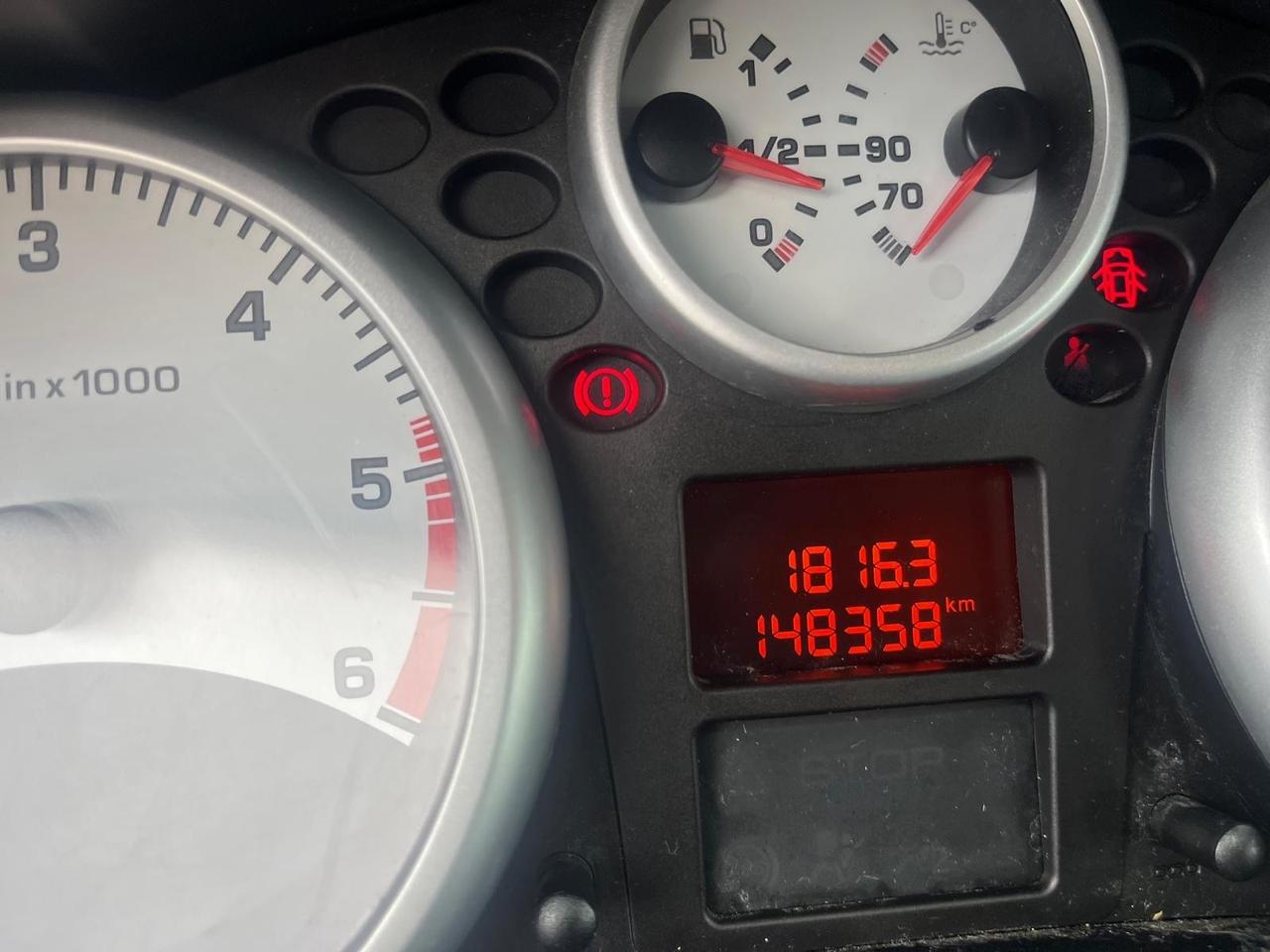 Peugeot 207 5P-1.4 hdi/68 cv -“ millesim 200” -2011