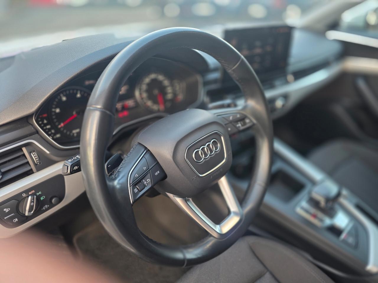 Audi A4 Avant 30 TDI/136 CV S tronic Business