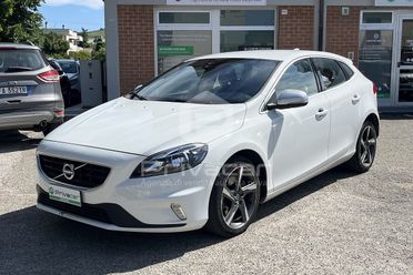 VOLVO V40 D2 R-design Kinetic