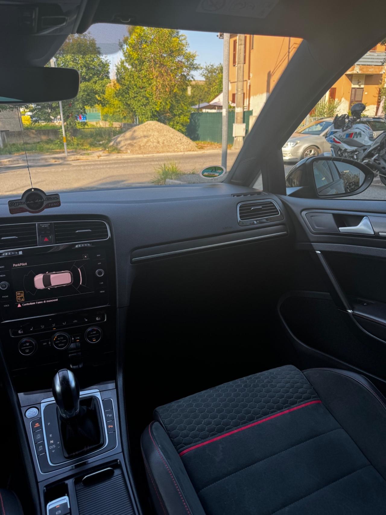 Volkswagen Golf GTI Performance 2.0 245 CV TSI DSG 5p. BMT
