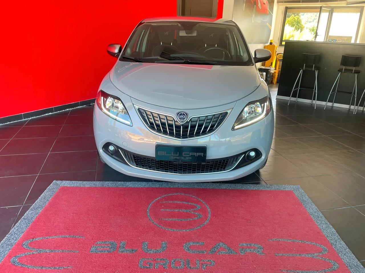 LANCIA YPSILON 1.0HYBRID ALBERTA FERRETTI 70cv