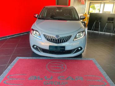 LANCIA YPSILON 1.0HYBRID ALBERTA FERRETTI 70cv