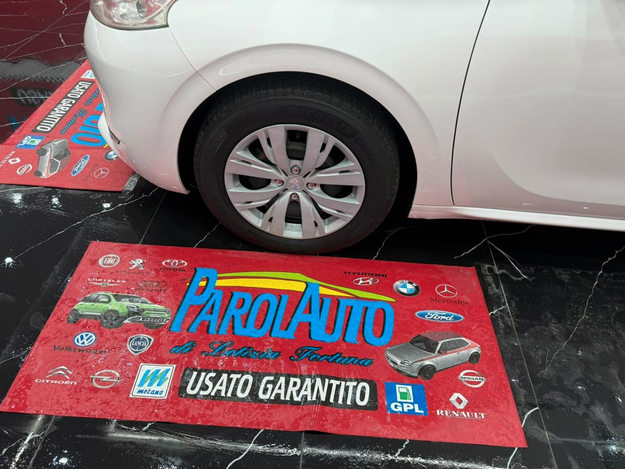 Peugeot 208 1.0 VTi 68cv Puretech - 2013