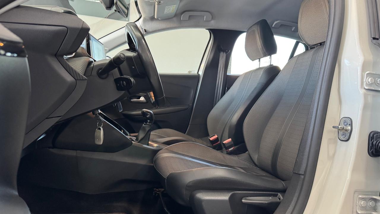 Peugeot 208 PureTech 75 Allure-64.000 km