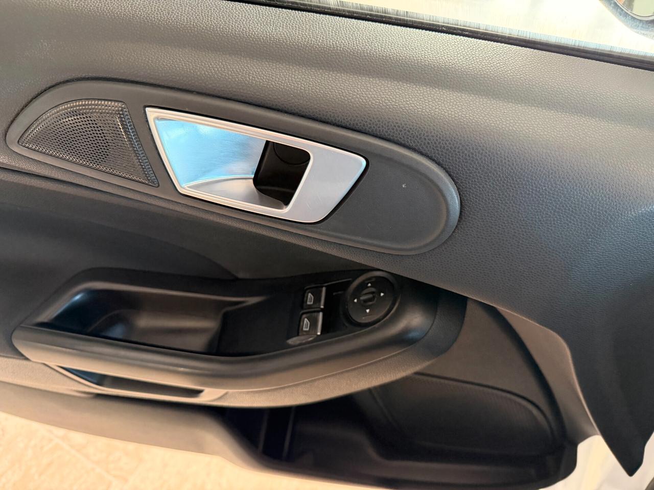 Ford Fiesta 1.5 TDCI 95 cv. 5 porte PLUS (Autocarro 4 posti N1)