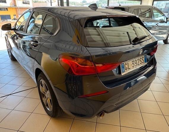 Bmw 116 116d 5p. Business Advantage