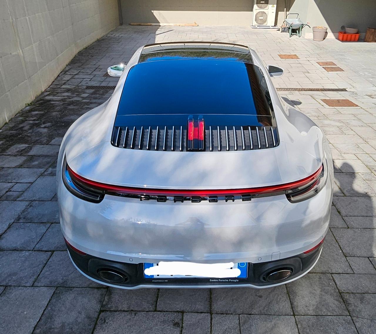 Porsche 911 Carrera 992 4