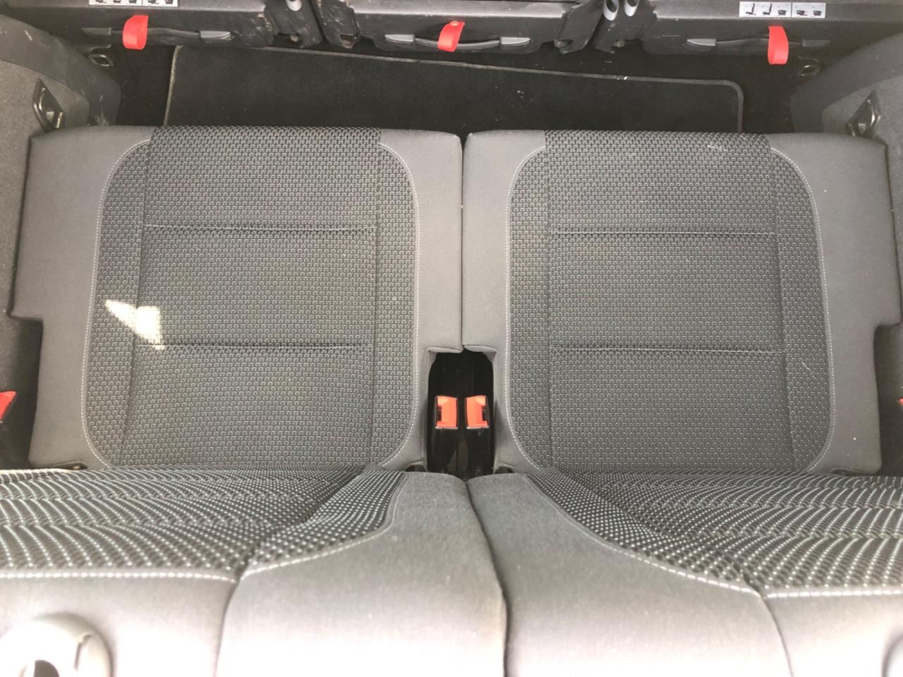 Volkswagen Touran 1.6 TDI 105CV 7 POSTI 2014