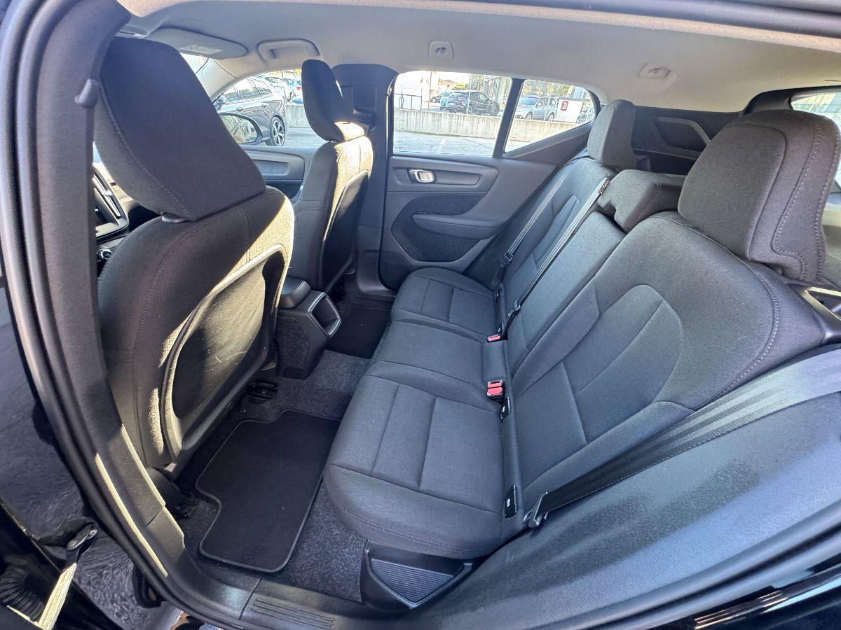 VOLVO - XC40 - T2 Momentum pro manuale N1