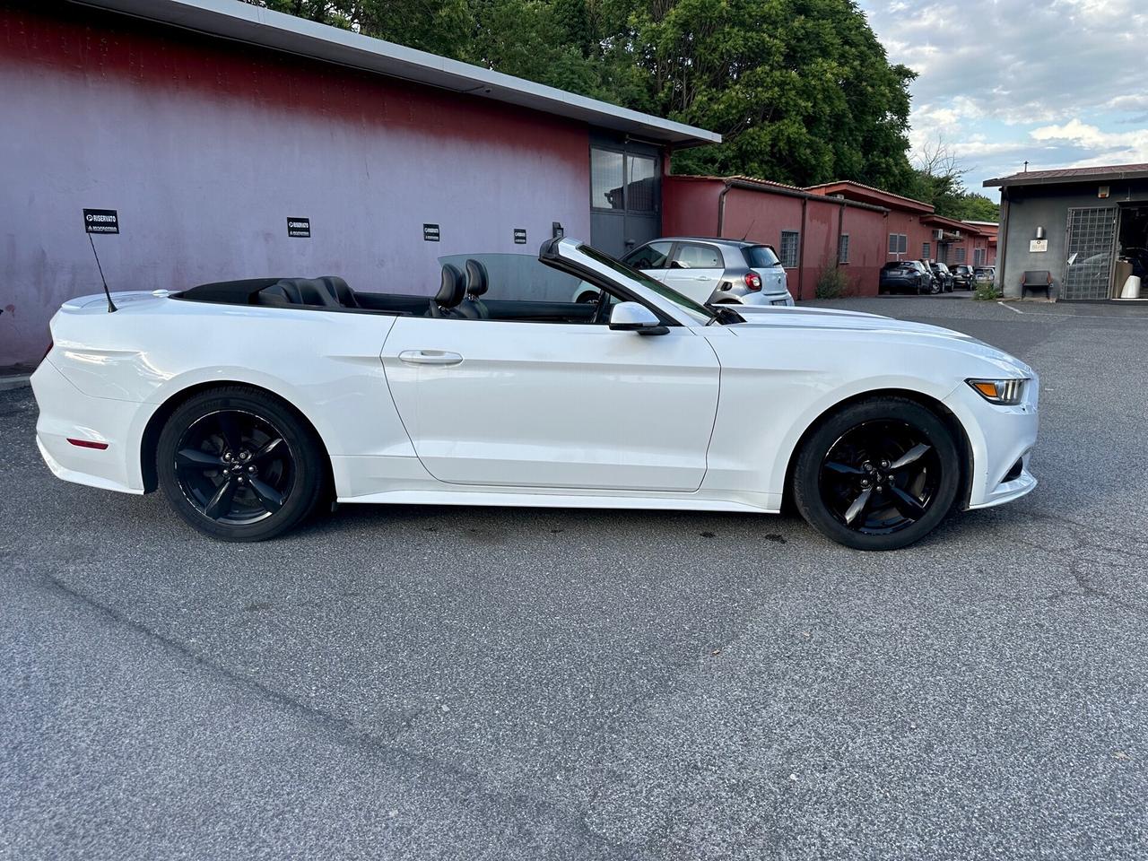 Ford Mustang Convertible 2.3 EcoBoost aut Gear Box