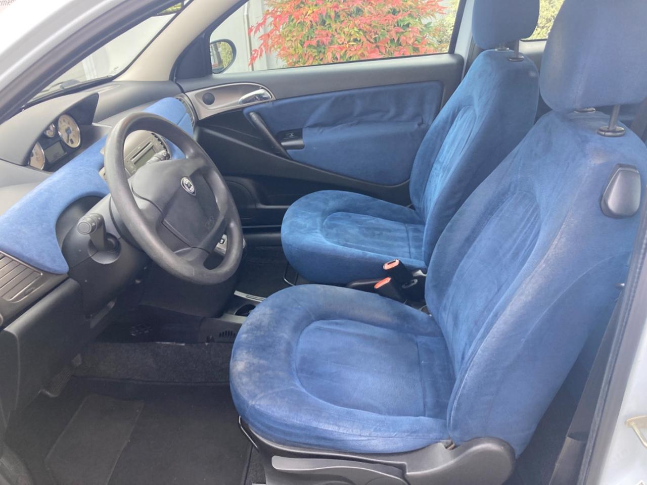 LANCIA YPSILON MULTIJET (CAMBIO AUTOMATICO)