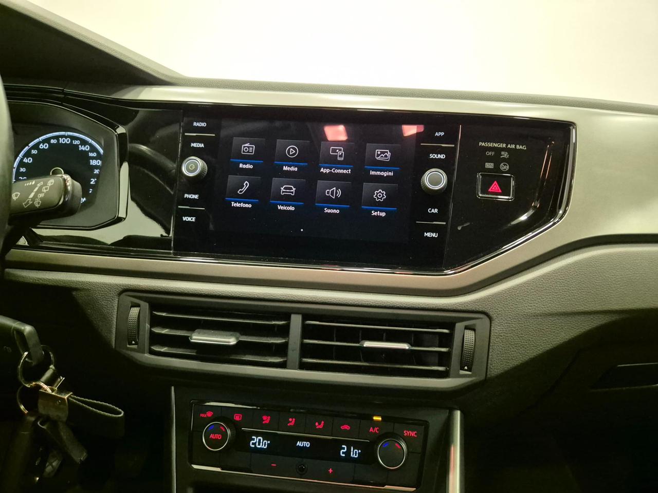 Volkswagen Polo 5p 1.0 evo Comfortline 80cv - NEOPATENTATI - Sens. Park - Carplay
