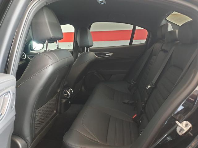 ALFA ROMEO Giulia 2.0 Turbo 280 CV AT8 AWD Q4 Veloce in arrivo