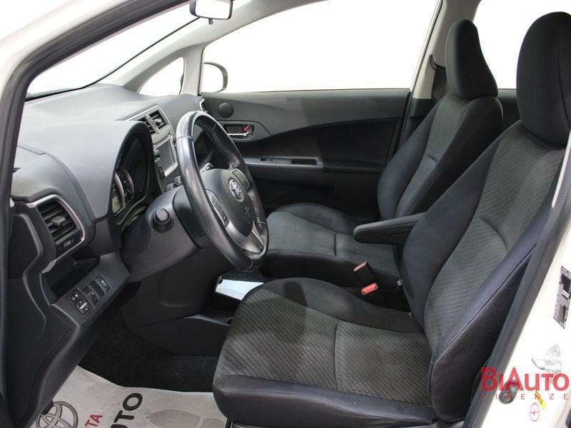 Toyota Verso-S Verso-S 1.3 MT