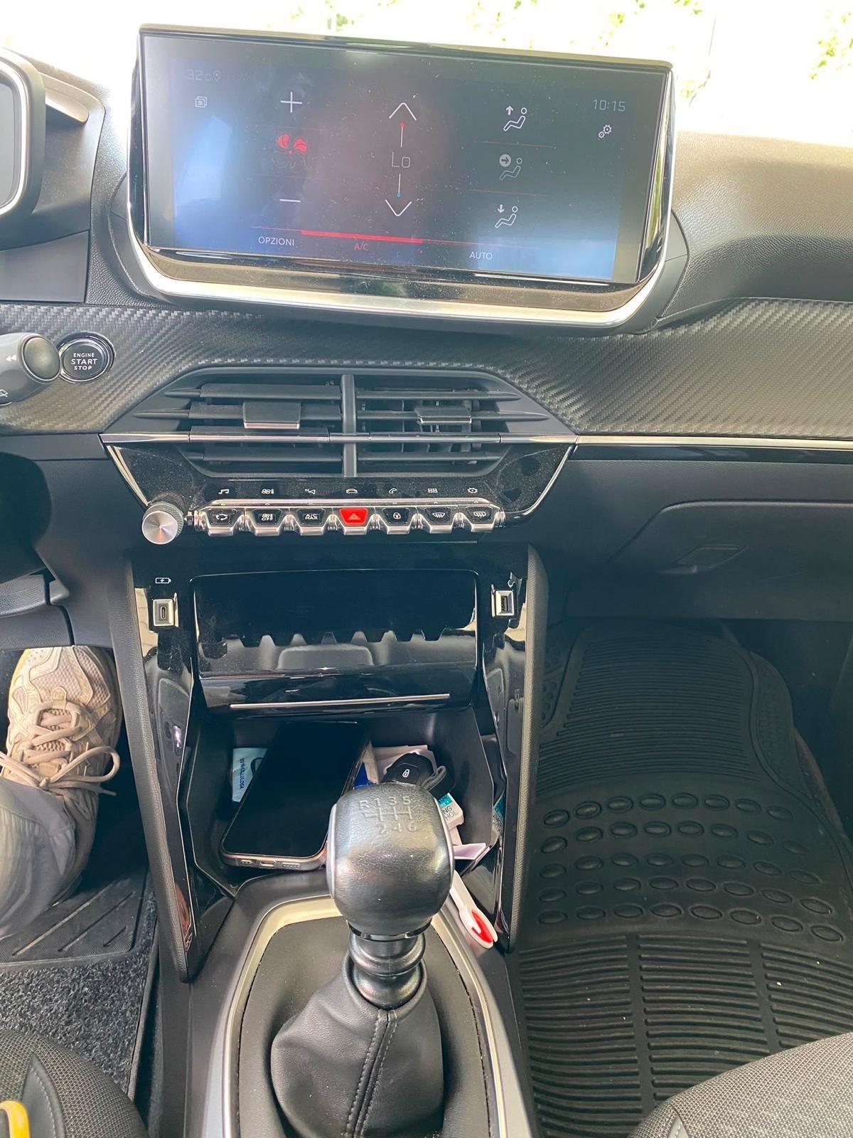 Peugeot 2008 PureTech 100 S&S Allure Navi Pack