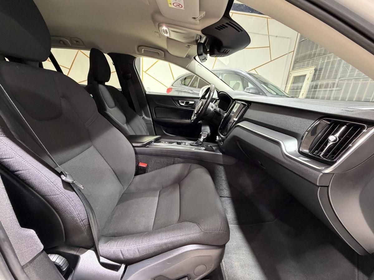 VOLVO - V60 - D3 Geartronic R-design