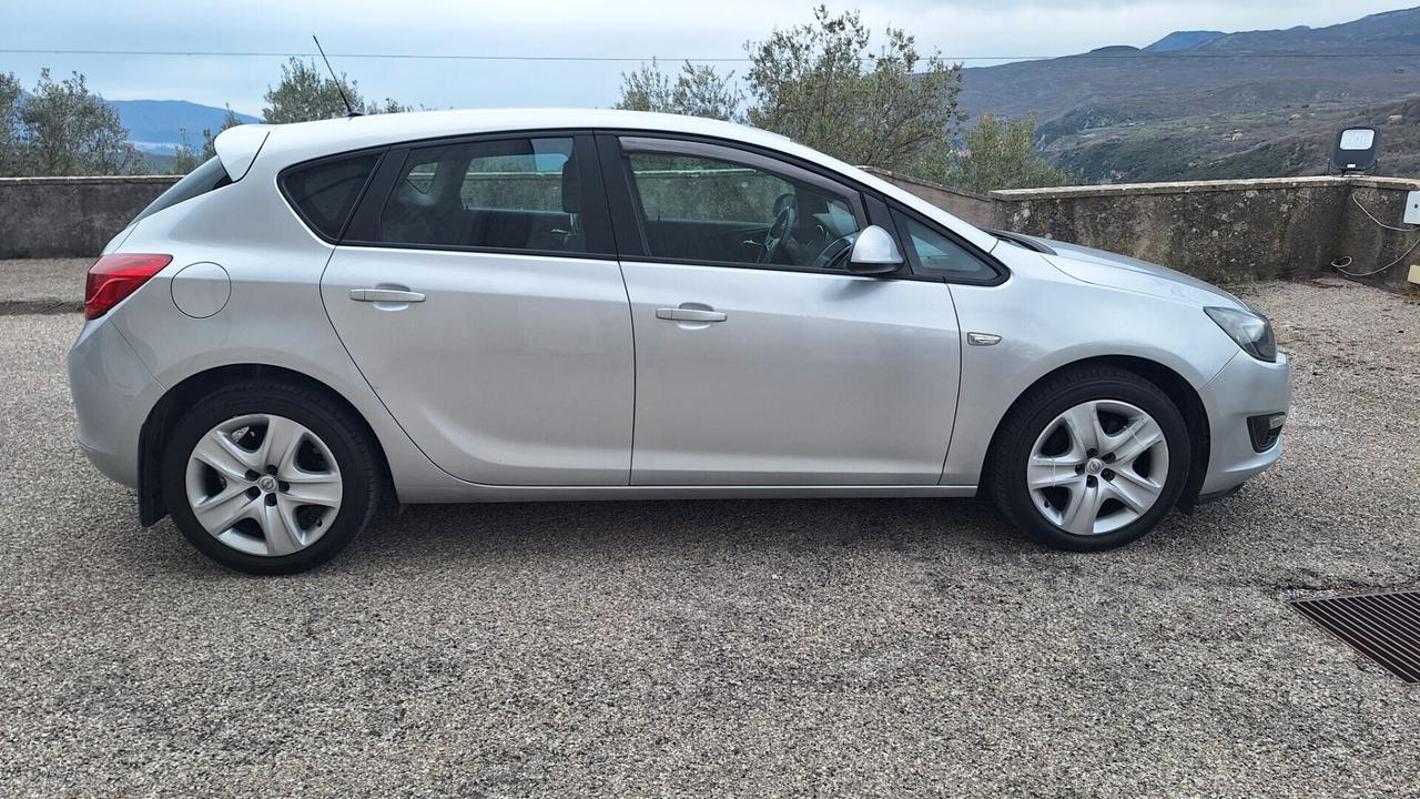 Opel Astra 1.4 Turbo 140CV 5 porte GPL Tech Cosmo
