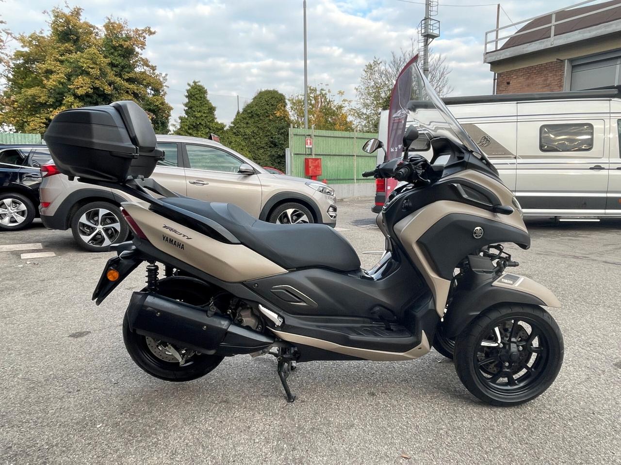 Yamaha Tricity 300- SOLO 7000 KM