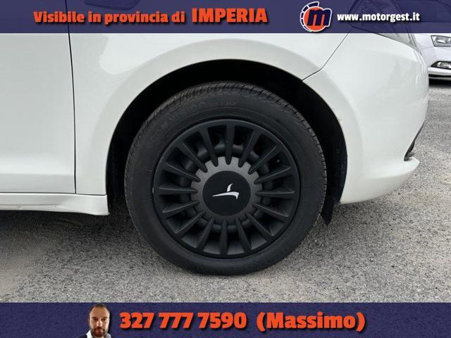 LANCIA Ypsilon 1.2 69 CV 5 porte NEOPATENTATI