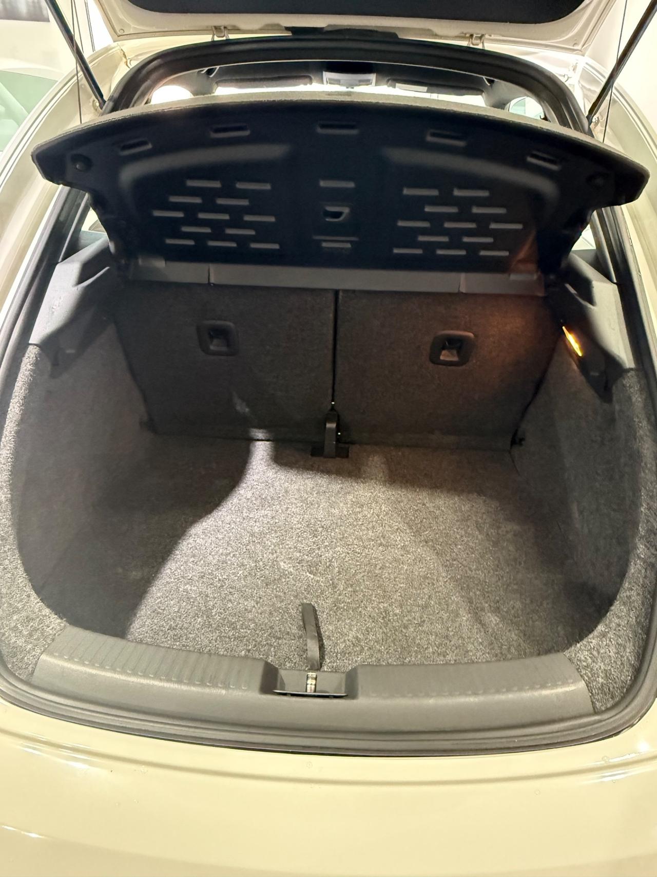 Volkswagen Maggiolino 1.6 TDI Design