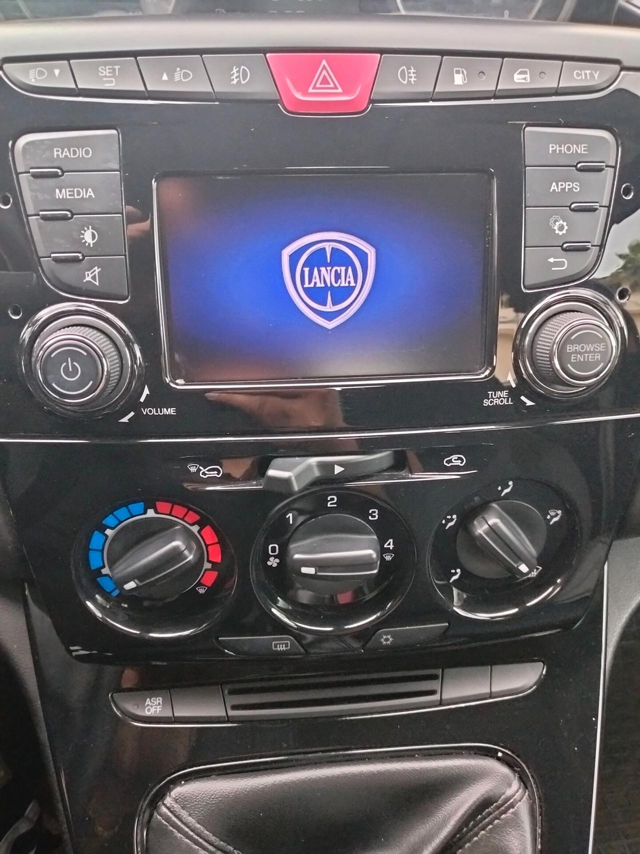 Lancia Ypsilon 1.2 69 CV 5 porte GPL Ecochic Platinum