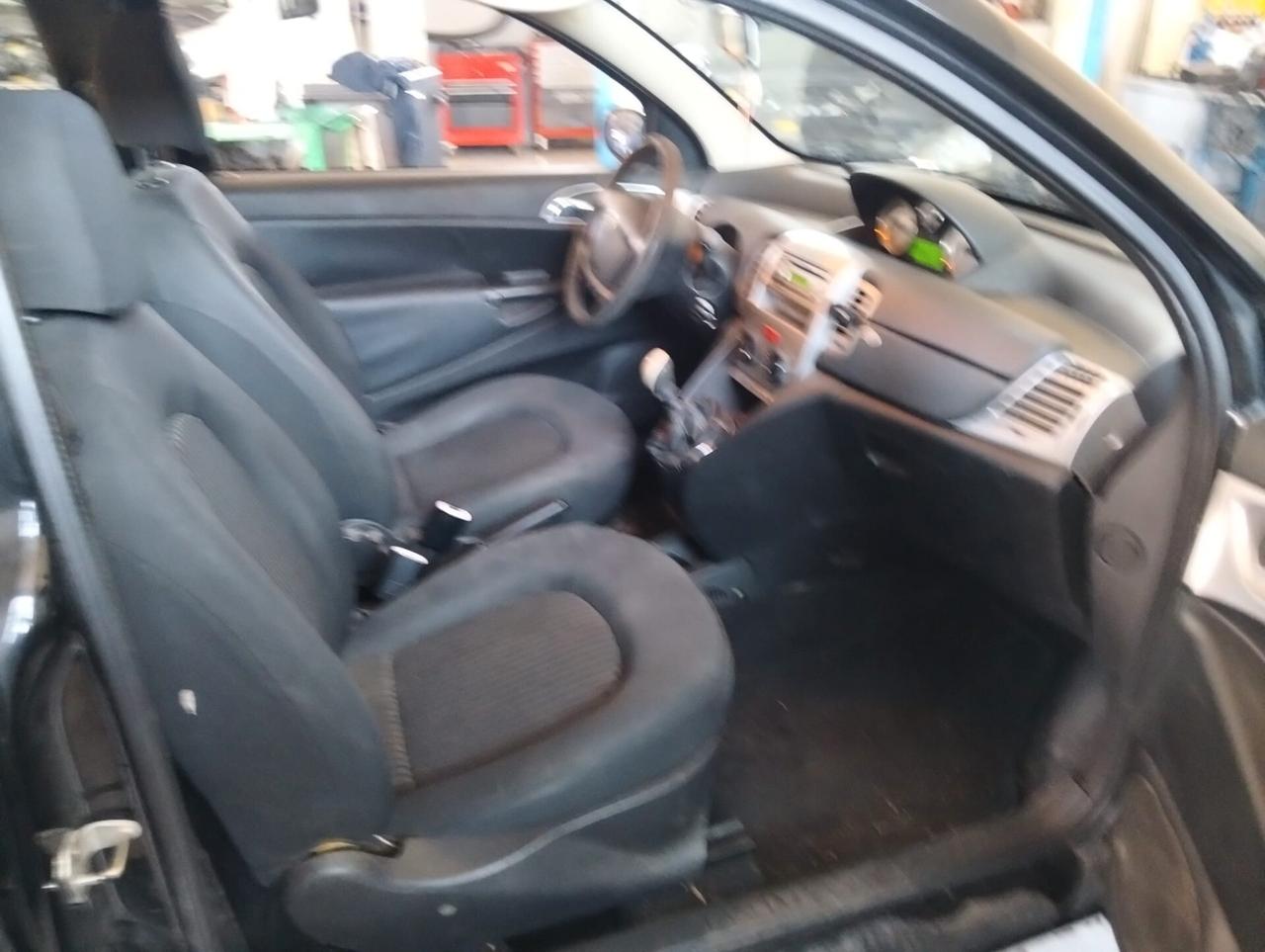 Lancia Ypsilon 1.4 Argento gpl serie