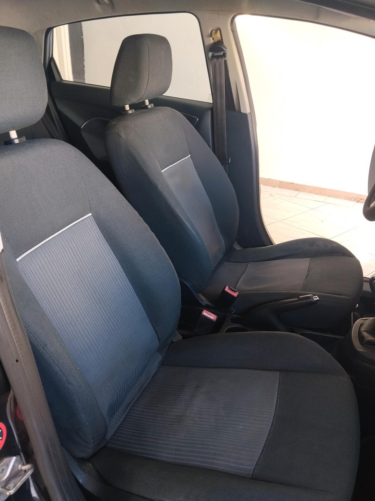 Ford Fiesta 1.4 diesel 2011 CON GARANZIA
