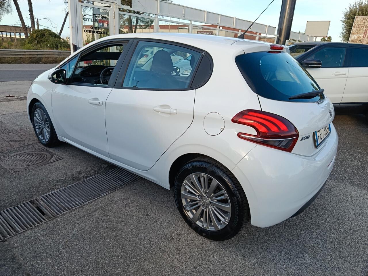 Peugeot 208 BlueHDi 75cv 5 porte Allure