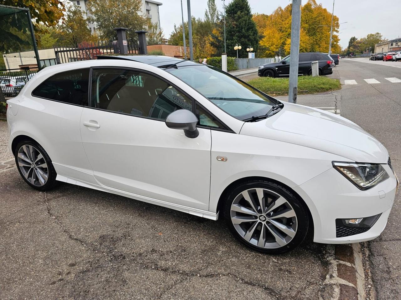 Seat Ibiza 1.4 TDI 105cv FR*Bi-Xeno*Tetto*Pdc*17*Euro6*