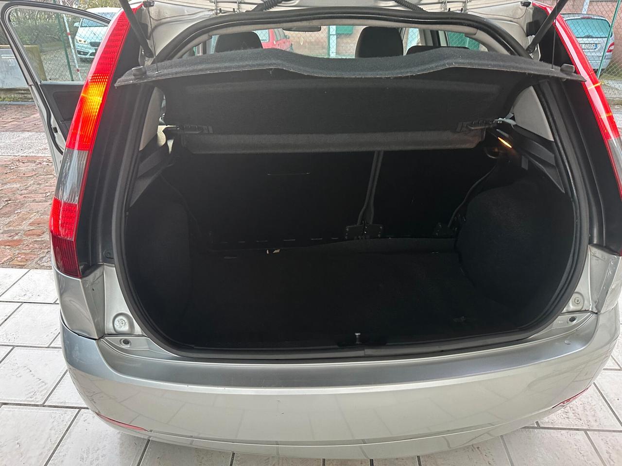 Ford Fiesta 1.4 TDCi NEOPATENTATI (12 RATE)