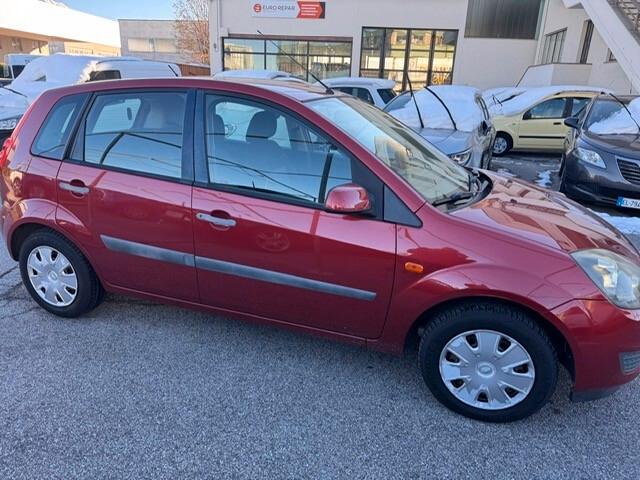 Ford Fiesta 1.2 16V 5p. Titanium Benzina