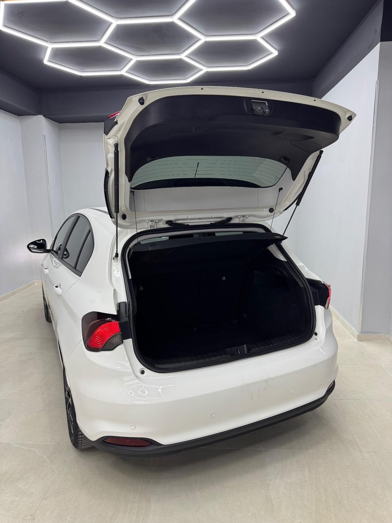 Fiat Tipo 1.3 Mjt S&S 5 porte Easy