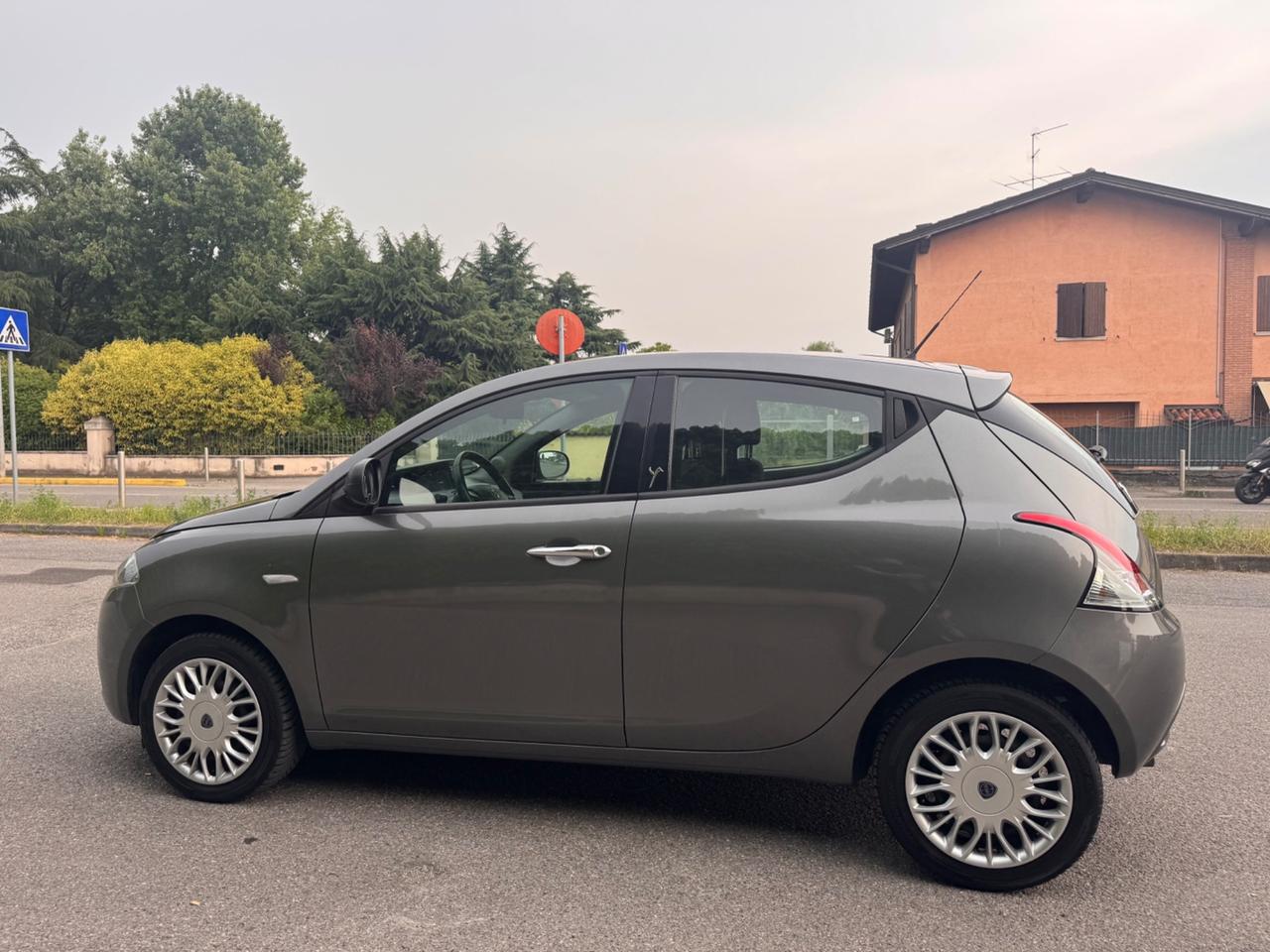 Lancia Ypsilon 1.2 benzina, euro 6b, anno 2016, ok neopatentati!